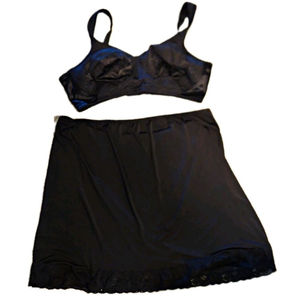 Playtex 38 Bra And Jones New York Xl Mini Slip.